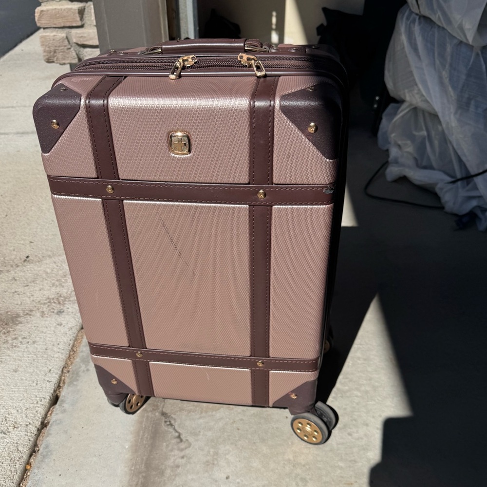 Elegant Blush and Brown Rolling Suitcase